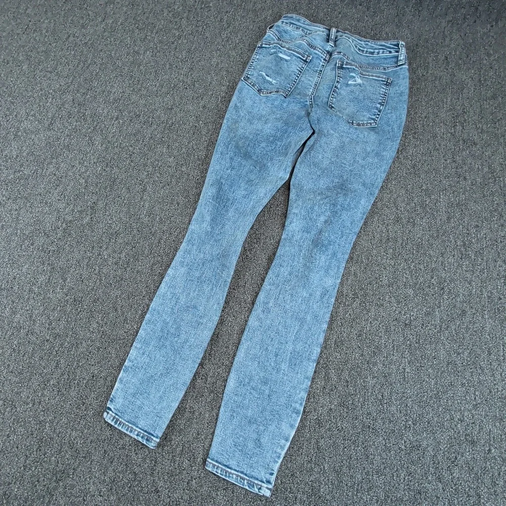 SO Ultimate Jegging Size 3/26 High Rise Distressed Light Wash Skinny Blue Jeans - Picture 6 of 11